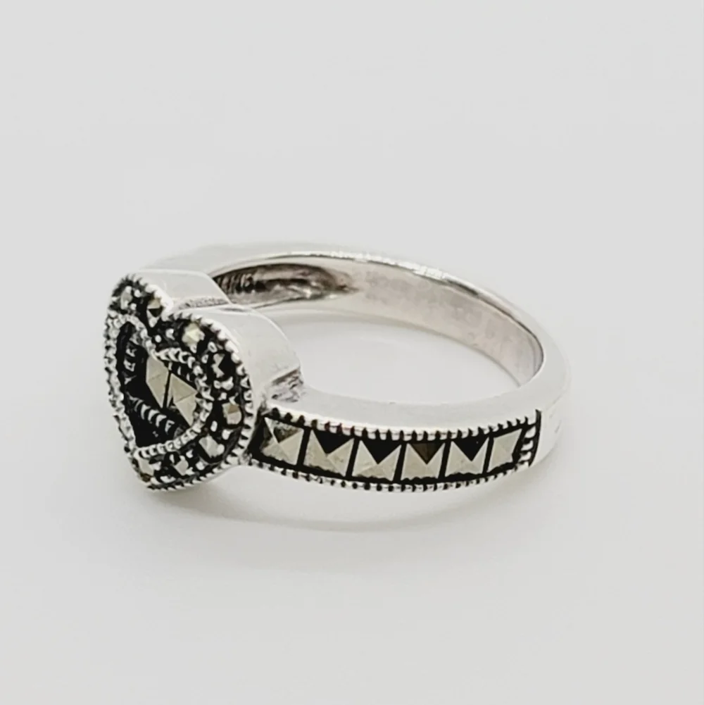 Sterling Silver heart ring 4.75